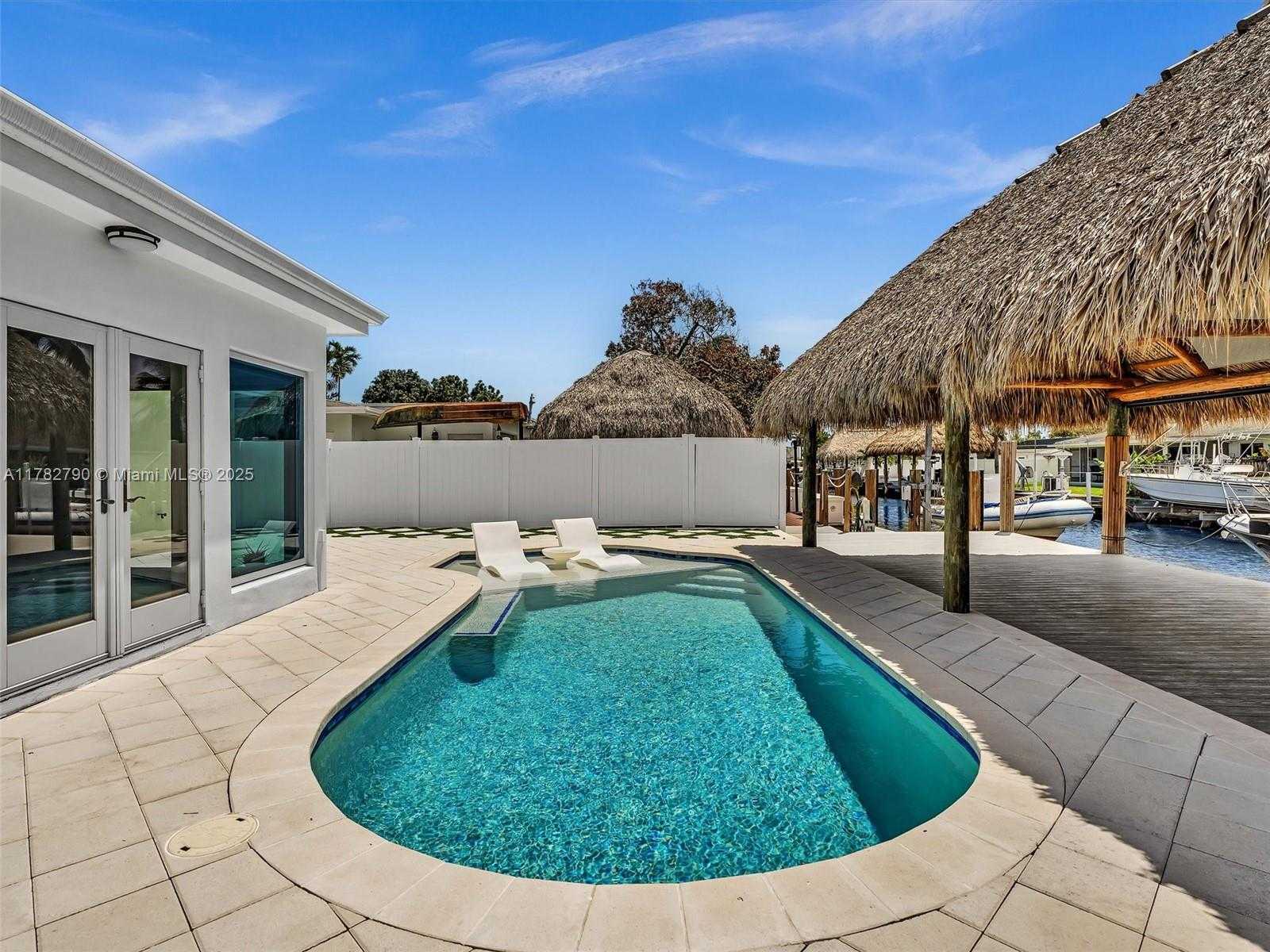 Small Image of 959 NAUTILUS ISLE, Dania Beach Number 33