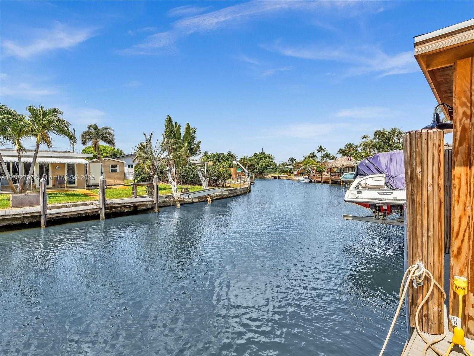 Small Image of 959 NAUTILUS ISLE, Dania Beach Number 4