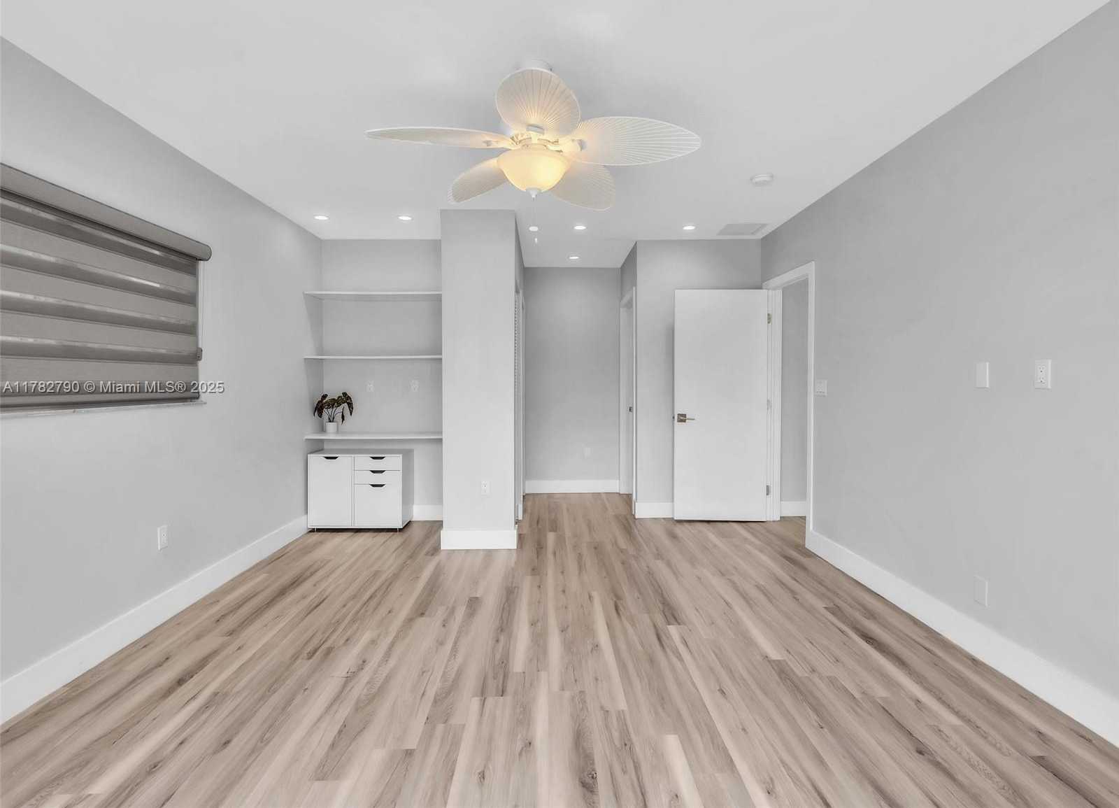 Small Image of 959 NAUTILUS ISLE, Dania Beach Number 40