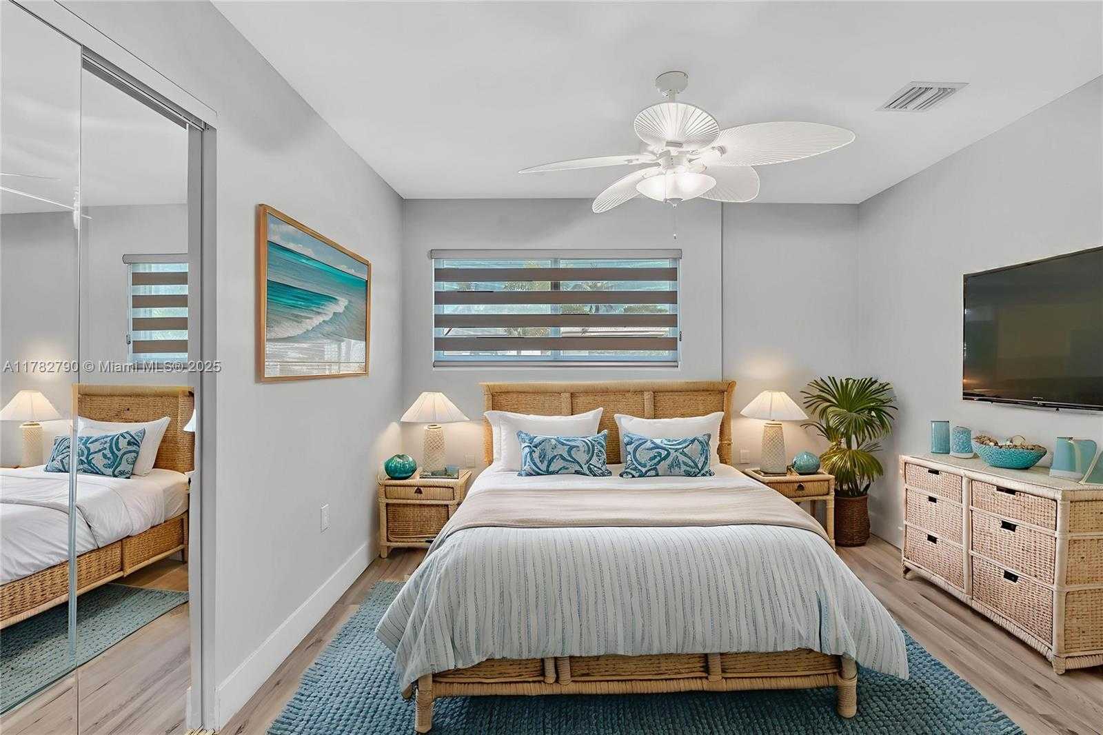 Small Image of 959 NAUTILUS ISLE, Dania Beach Number 44