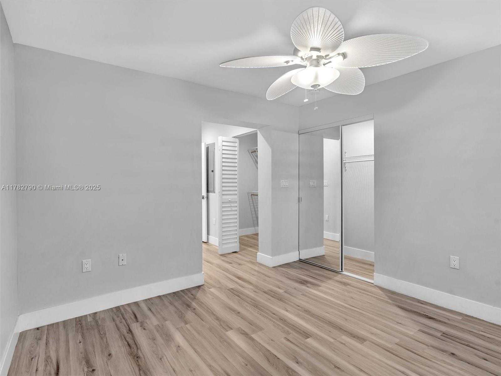 Small Image of 959 NAUTILUS ISLE, Dania Beach Number 46