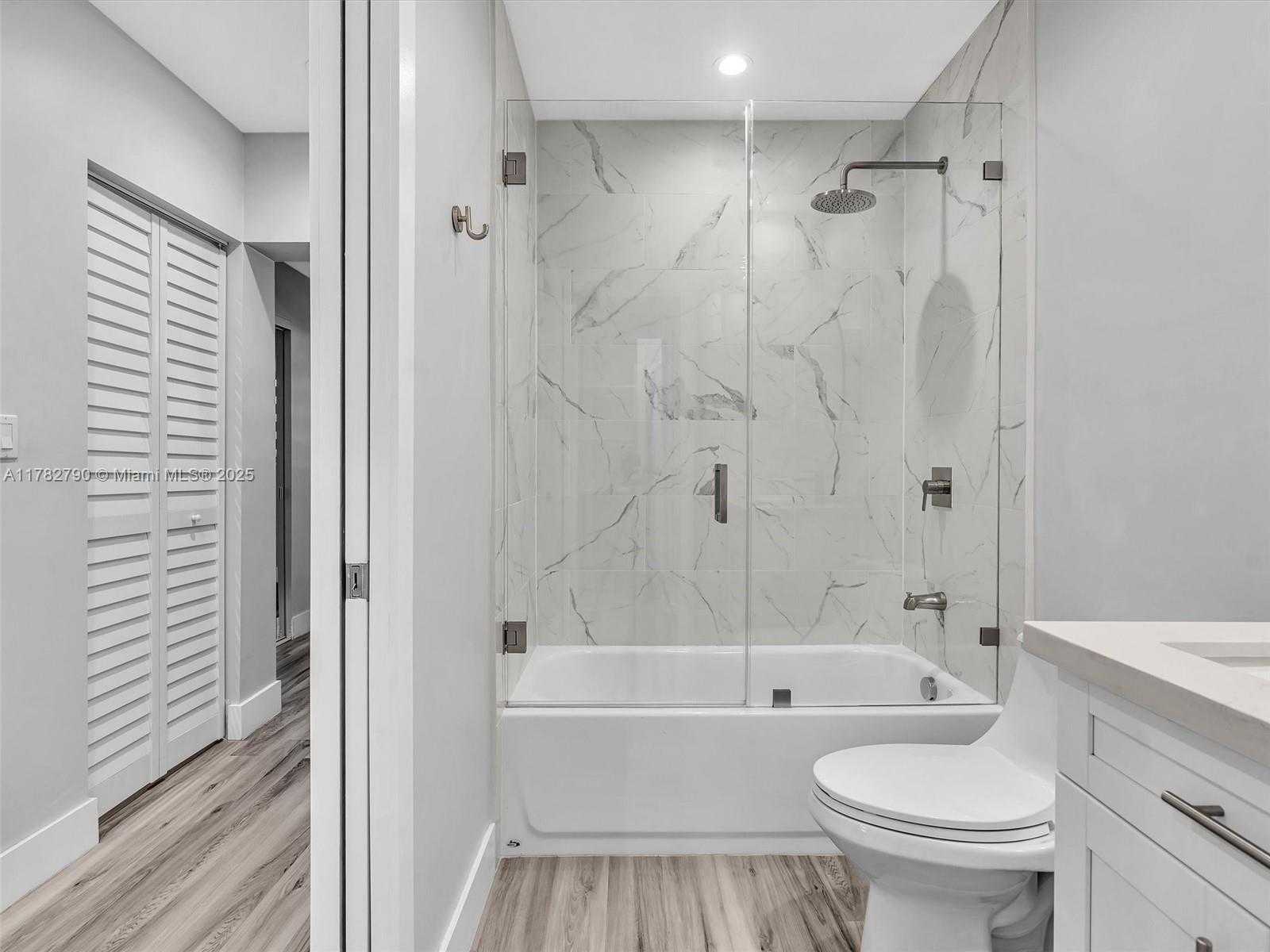 Small Image of 959 NAUTILUS ISLE, Dania Beach Number 48