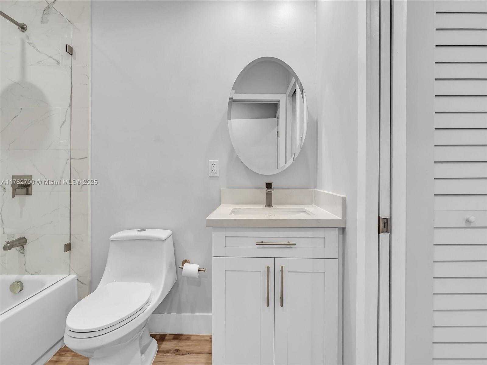 Small Image of 959 NAUTILUS ISLE, Dania Beach Number 49