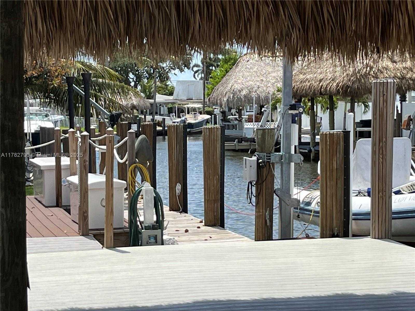 Small Image of 959 NAUTILUS ISLE, Dania Beach Number 5