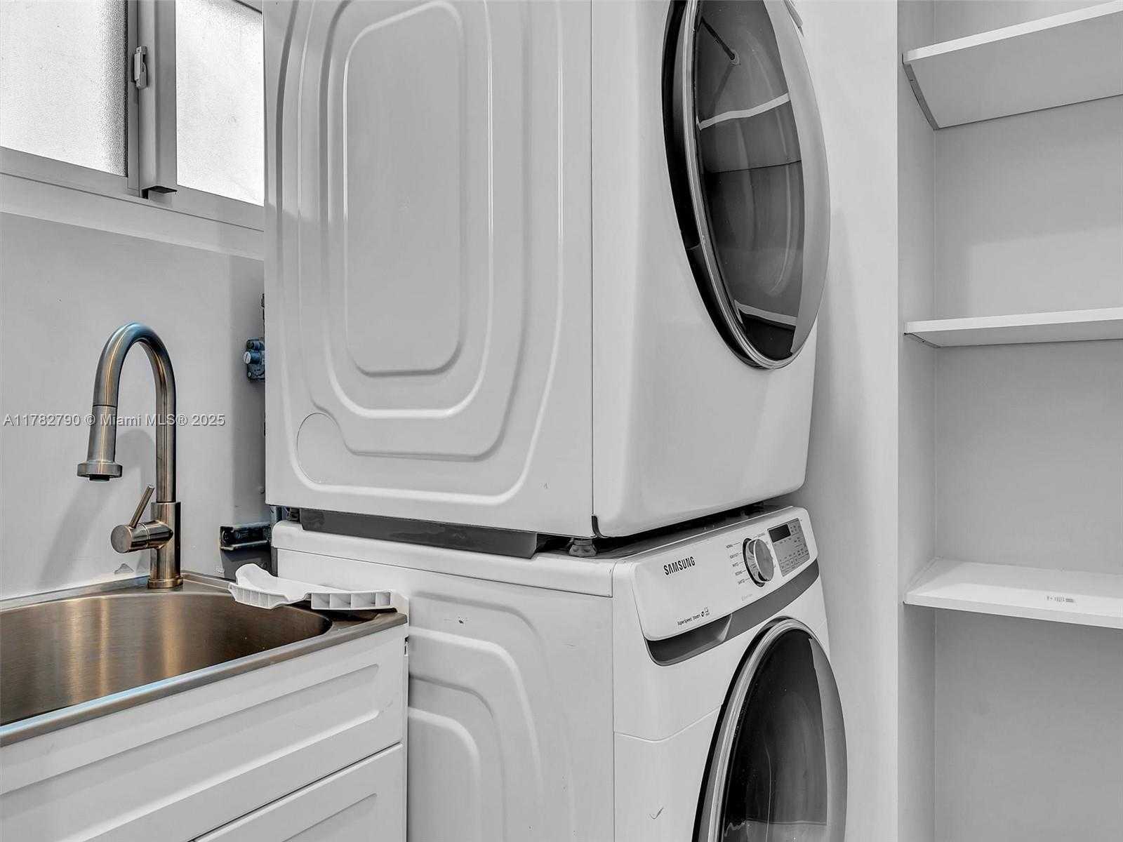 Small Image of 959 NAUTILUS ISLE, Dania Beach Number 50