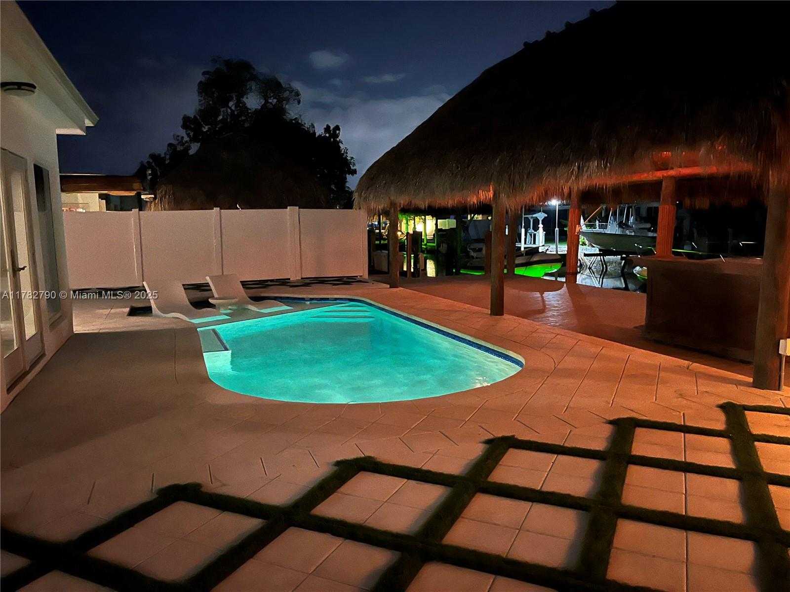 Small Image of 959 NAUTILUS ISLE, Dania Beach Number 60