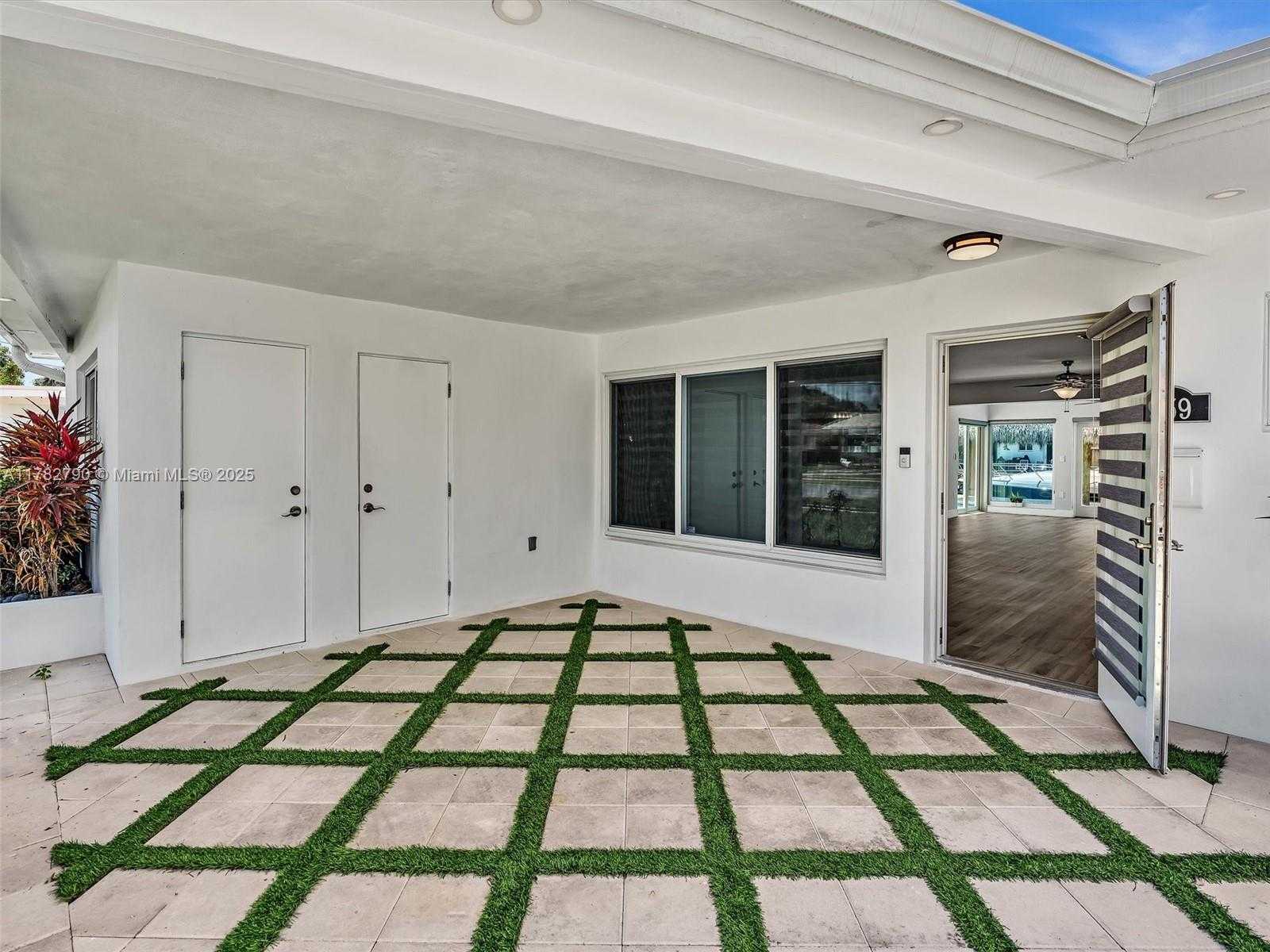 Small Image of 959 NAUTILUS ISLE, Dania Beach Number 9