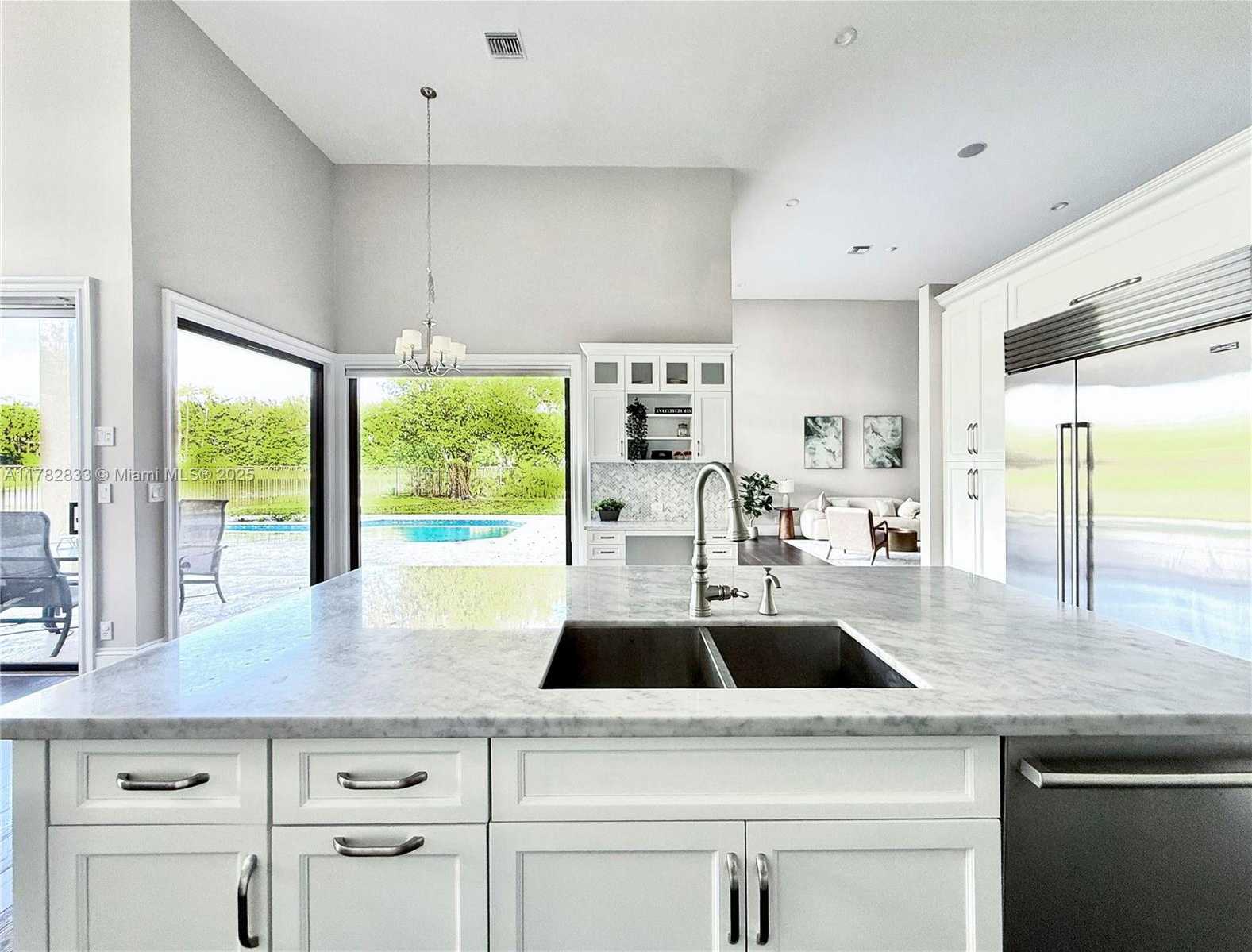 Small Image of 400 ALEXANDRA CIR, Weston Number 10