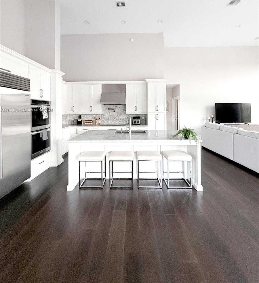 Small Image of 400 ALEXANDRA CIR, Weston Number 13