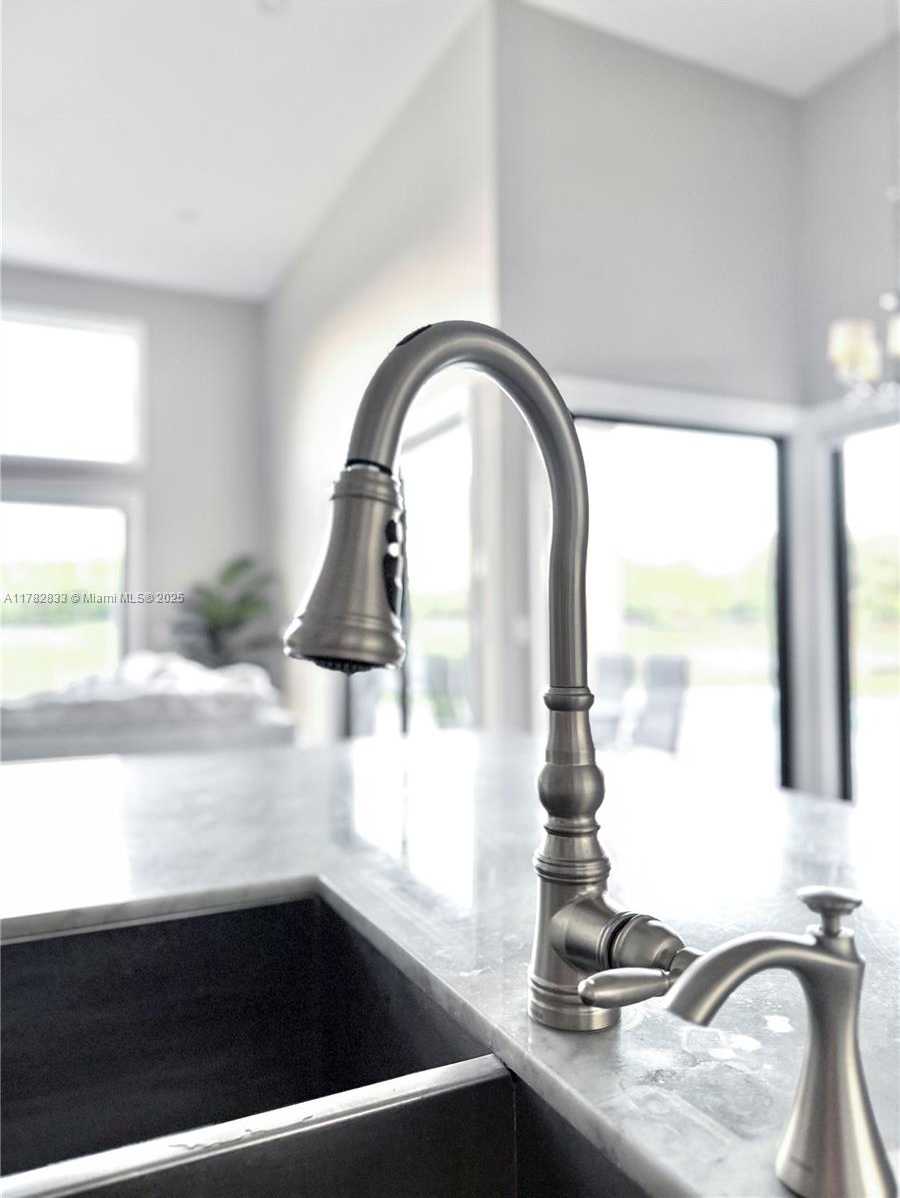 Small Image of 400 ALEXANDRA CIR, Weston Number 15