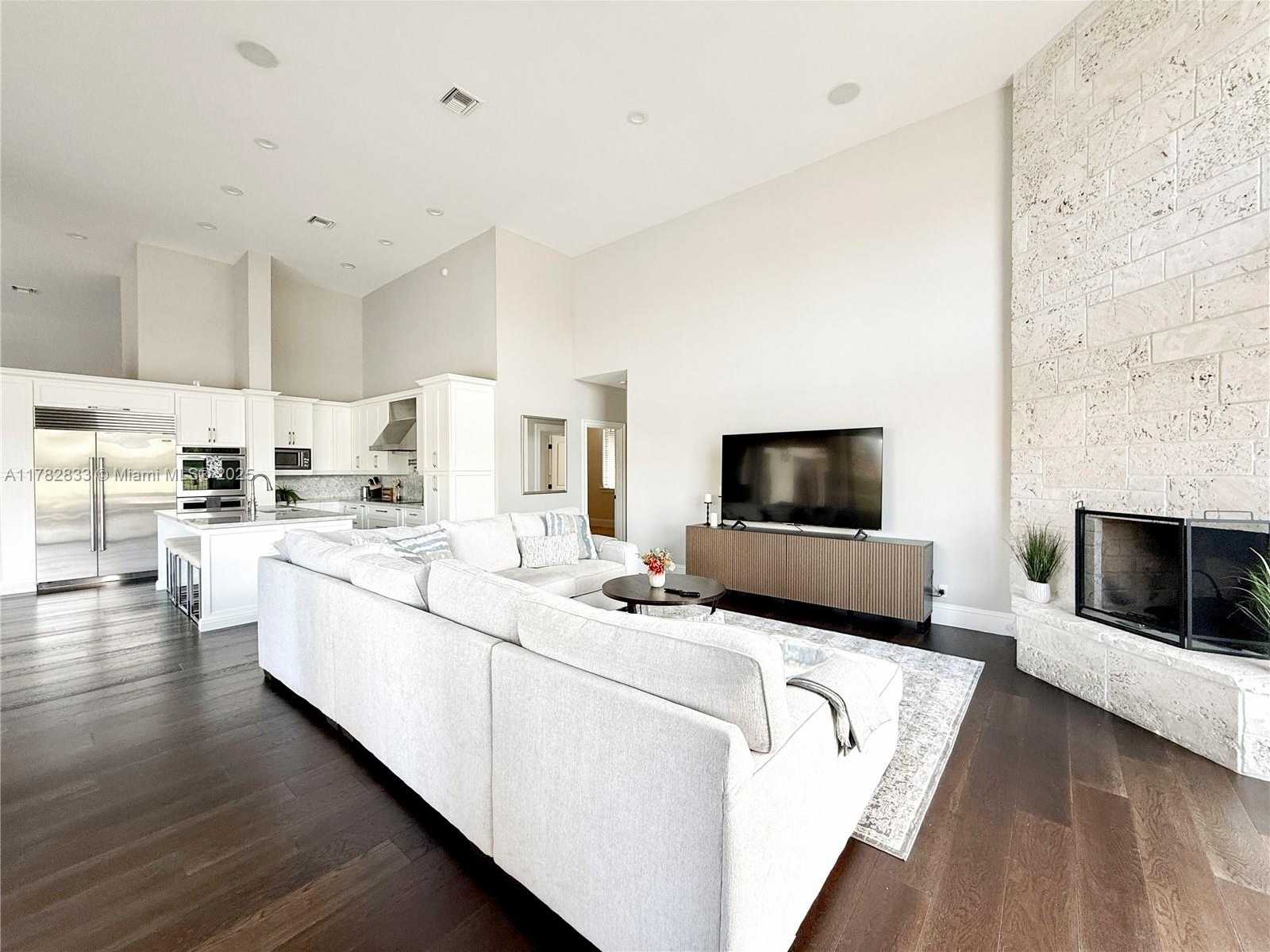 Small Image of 400 ALEXANDRA CIR, Weston Number 19