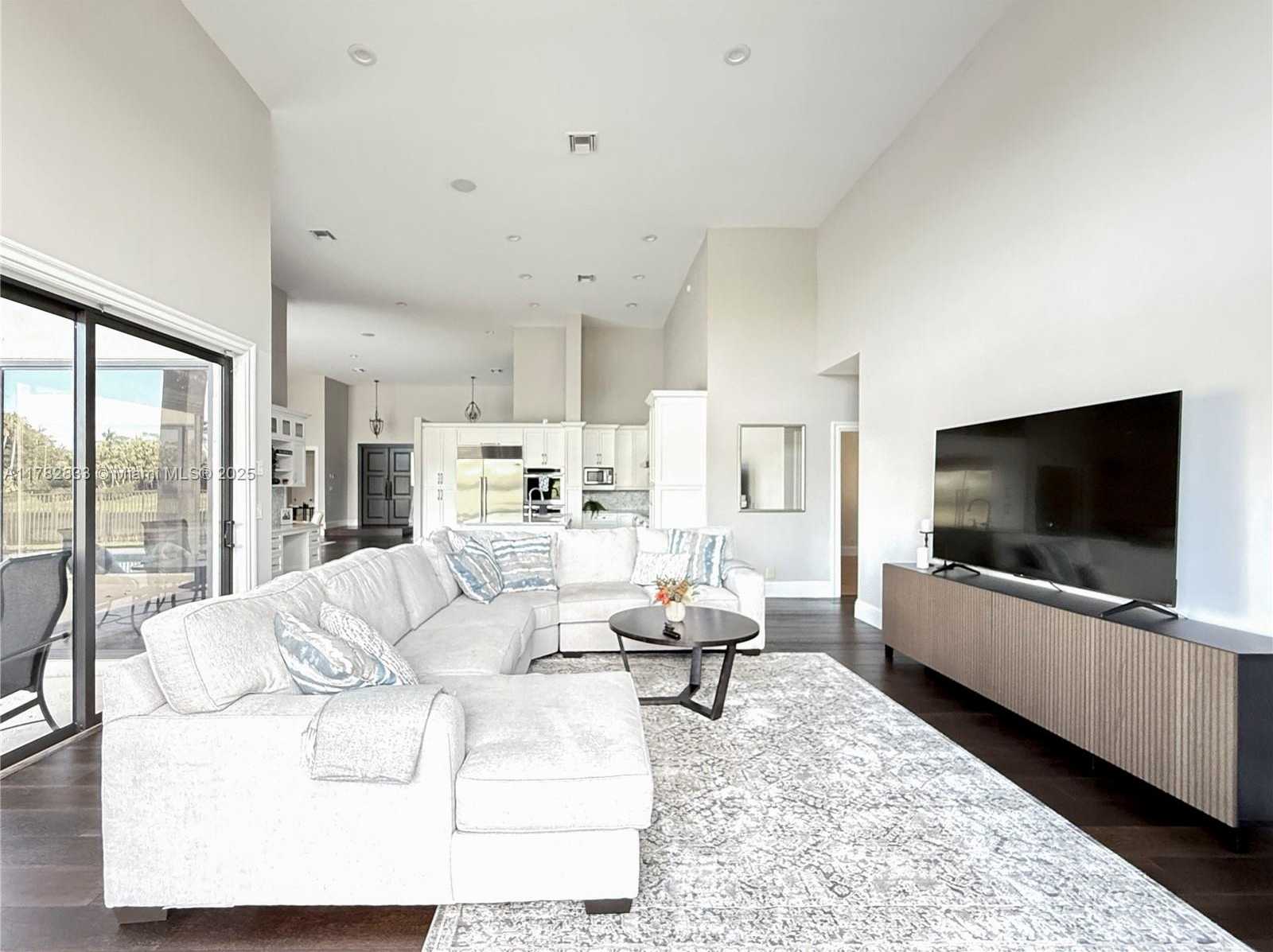 Small Image of 400 ALEXANDRA CIR, Weston Number 20