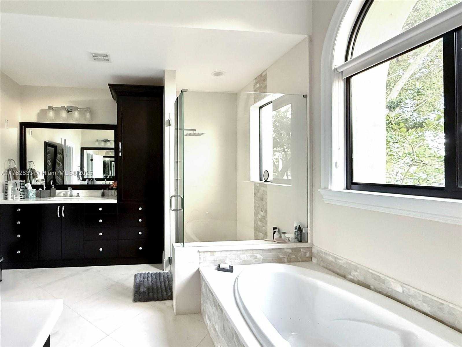 Small Image of 400 ALEXANDRA CIR, Weston Number 30