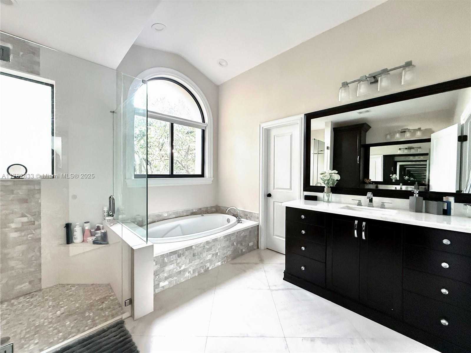 Small Image of 400 ALEXANDRA CIR, Weston Number 31