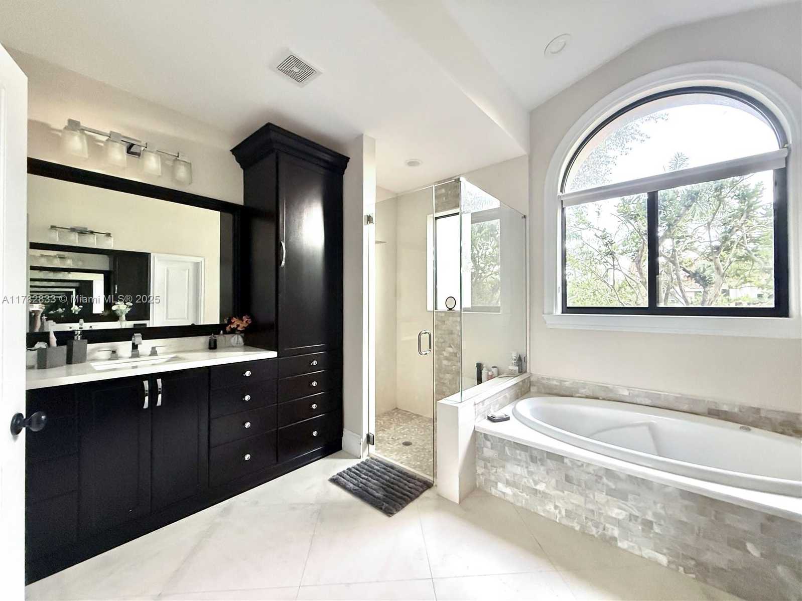 Small Image of 400 ALEXANDRA CIR, Weston Number 32