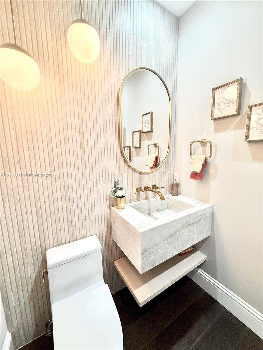 Small Image of 400 ALEXANDRA CIR, Weston Number 36