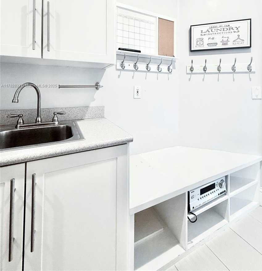 Small Image of 400 ALEXANDRA CIR, Weston Number 40