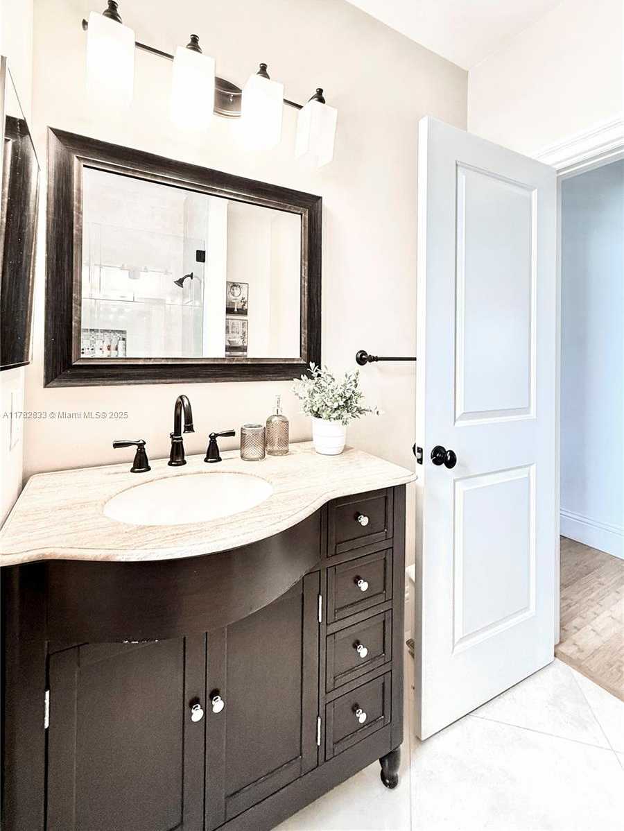 Small Image of 400 ALEXANDRA CIR, Weston Number 45