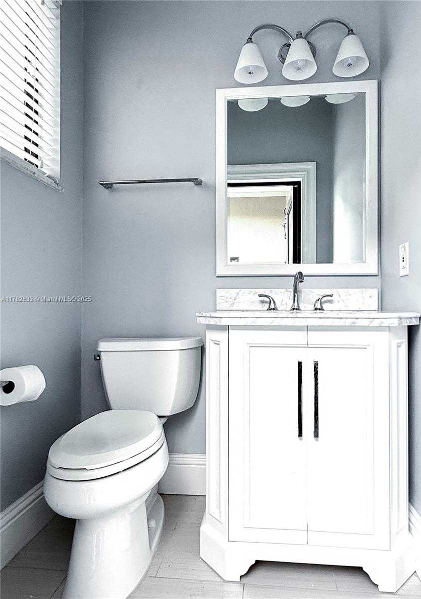 Small Image of 400 ALEXANDRA CIR, Weston Number 51