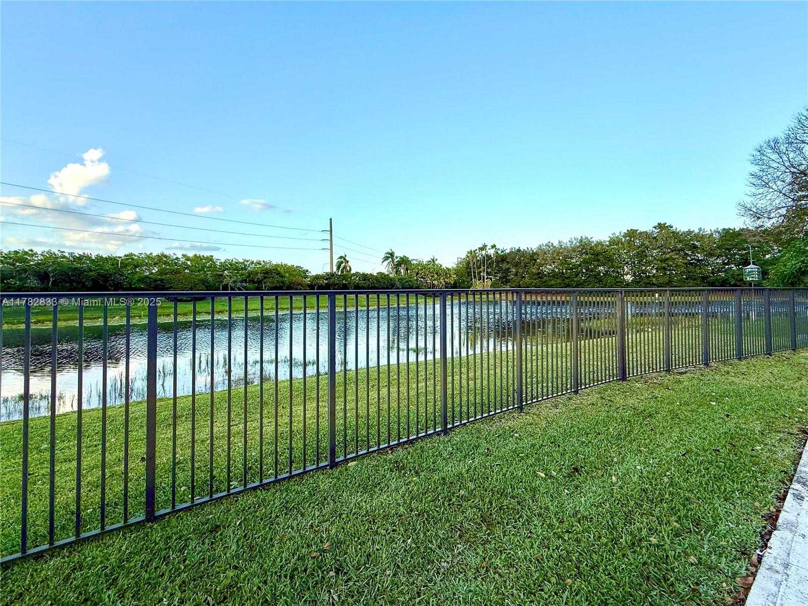 Small Image of 400 ALEXANDRA CIR, Weston Number 54