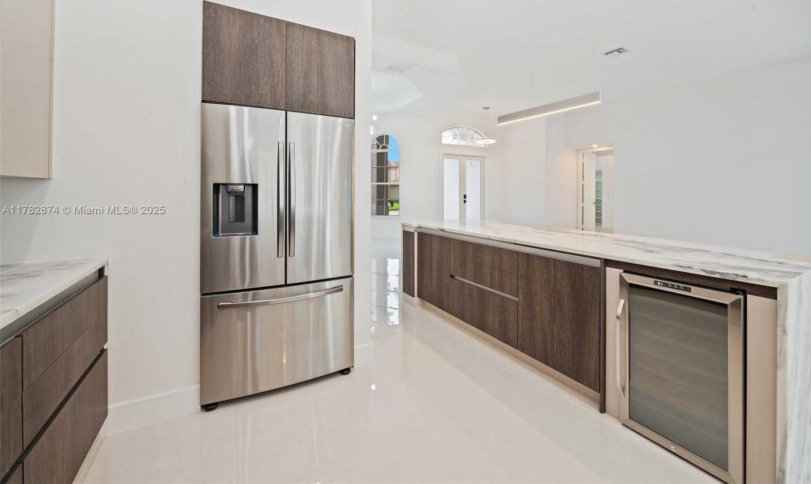 Small Image of 1807 VICTORIA POINTE CIR, Weston Number 12