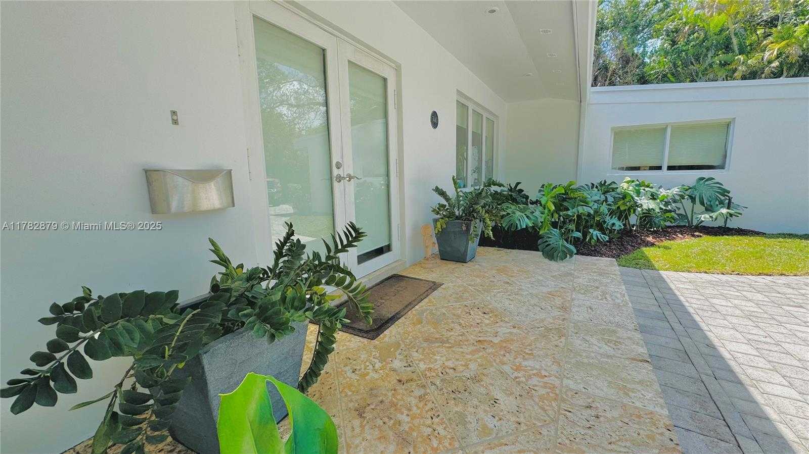 Small Image of 7440 SOUTH WEST 126TH ST, Pinecrest Number 2