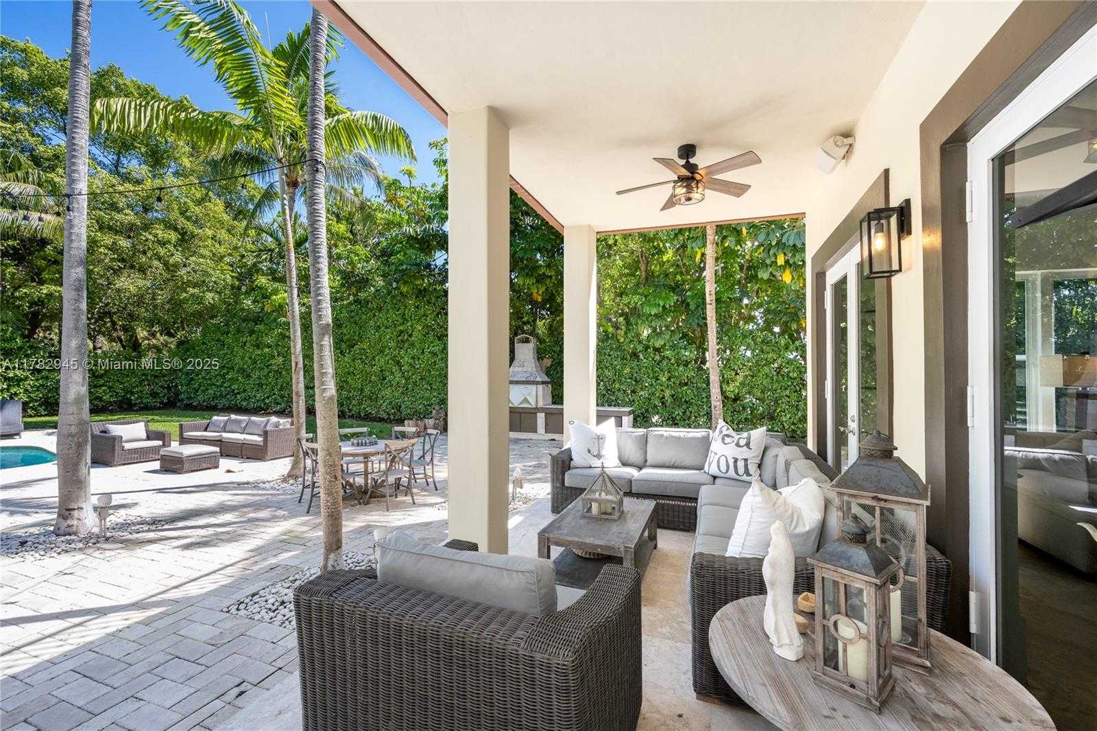 Small Image of 31 ISLAND DR, Key Biscayne Number 11