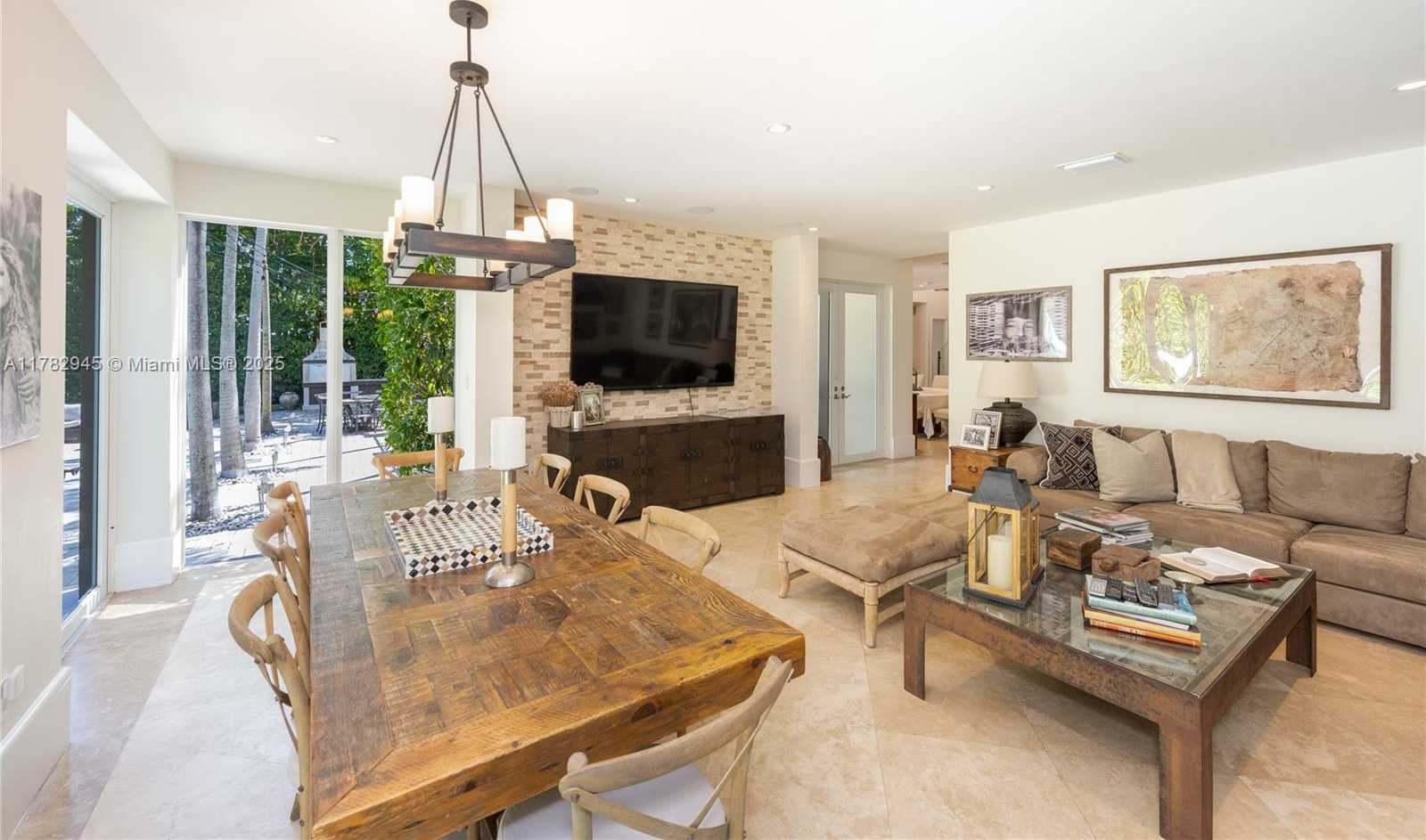 Small Image of 31 ISLAND DR, Key Biscayne Number 14