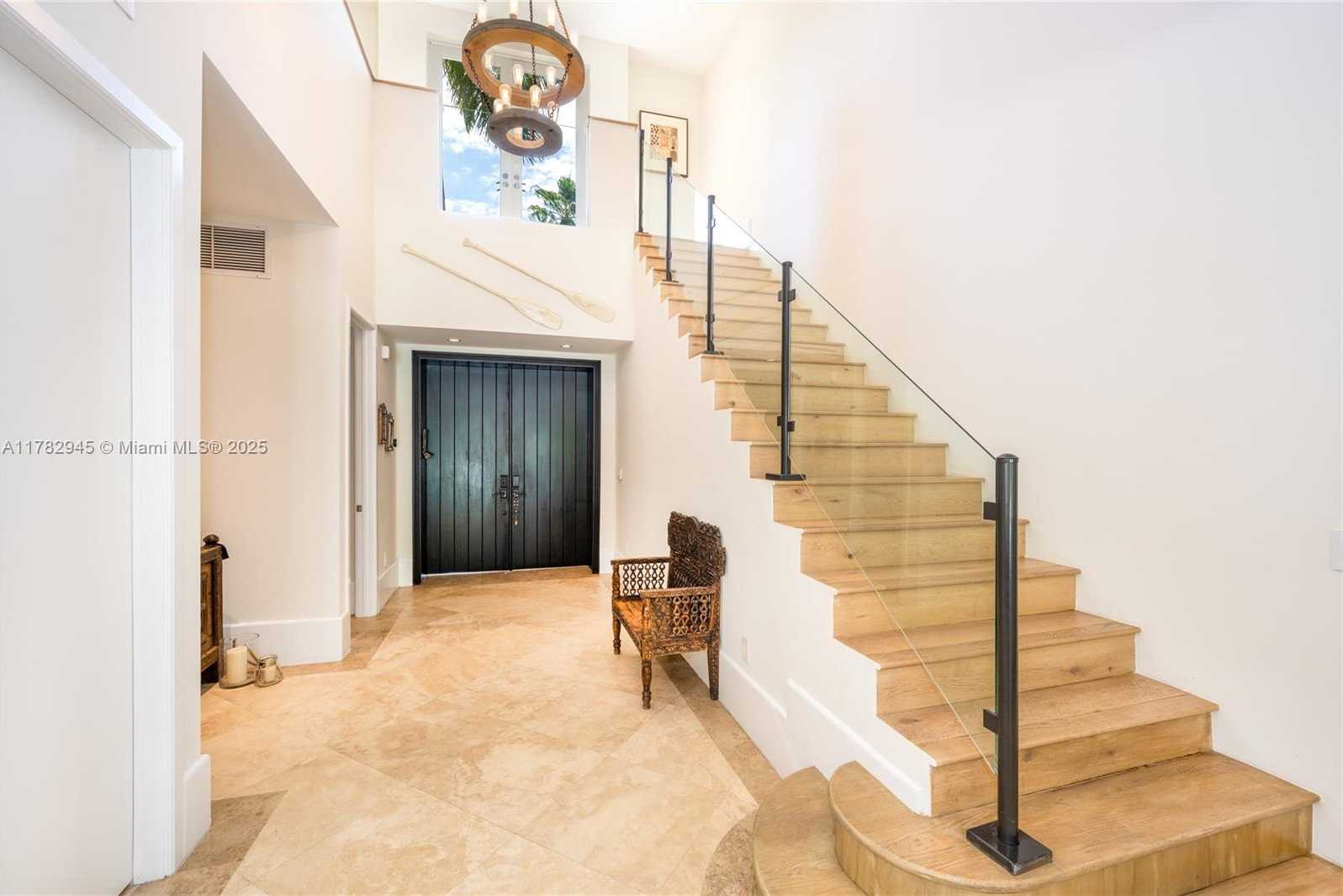 Small Image of 31 ISLAND DR, Key Biscayne Number 17