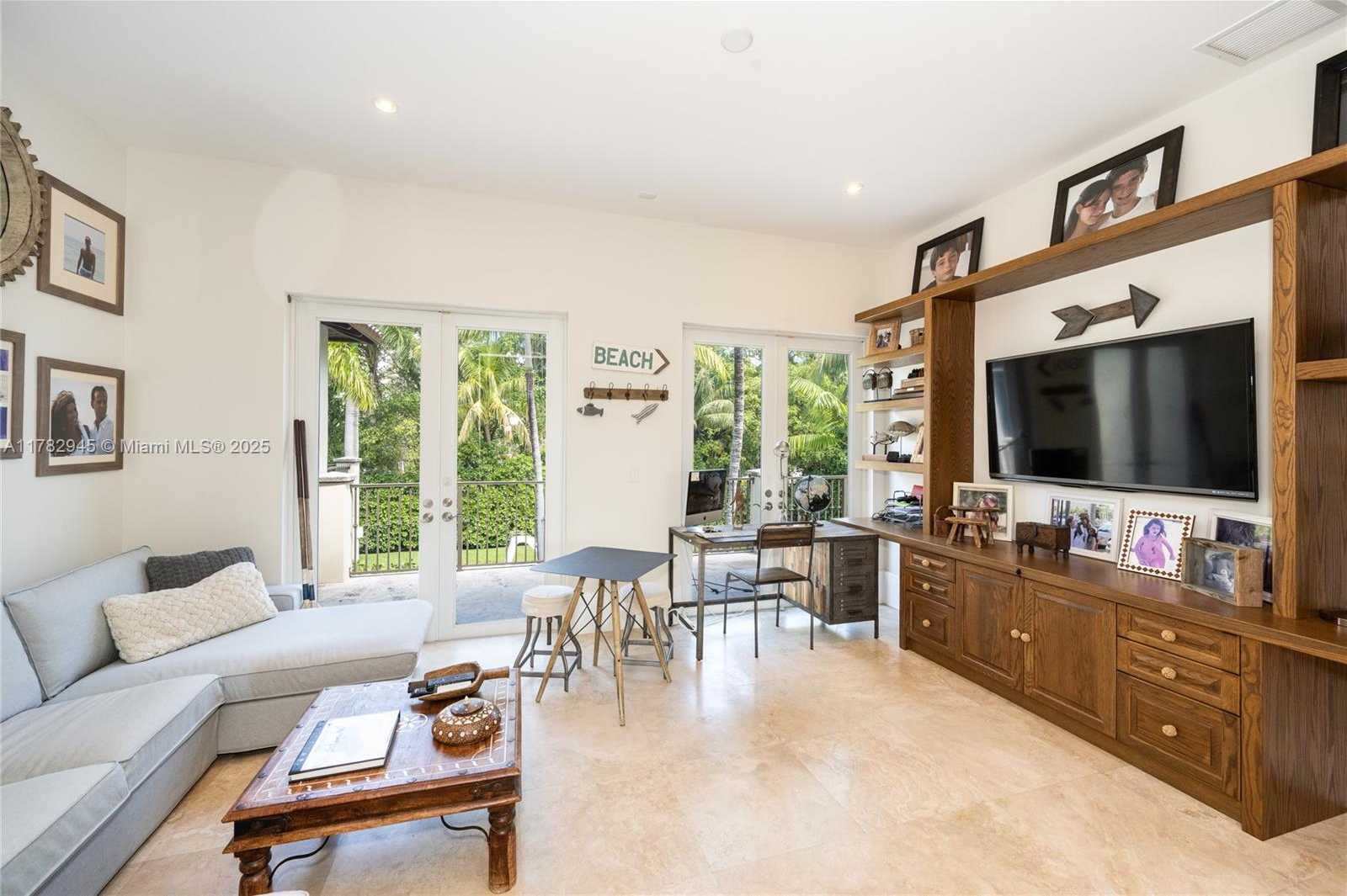 Small Image of 31 ISLAND DR, Key Biscayne Number 19