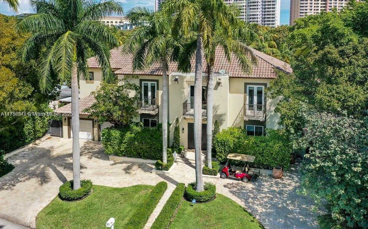 Small Image of 31 ISLAND DR, Key Biscayne Number 2
