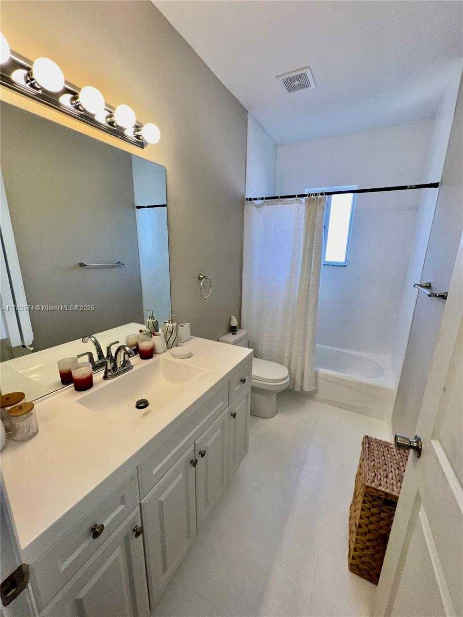 Small Image of 2532 NORTH EAST 41ST TER, Homestead Number 30