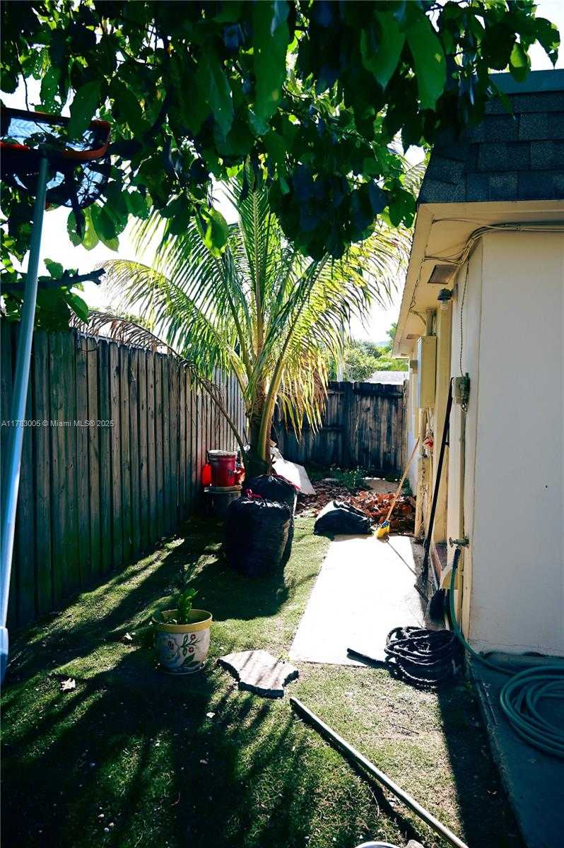 Small Image of 8100 NORTH WEST 75TH AVE, Tamarac Number 19