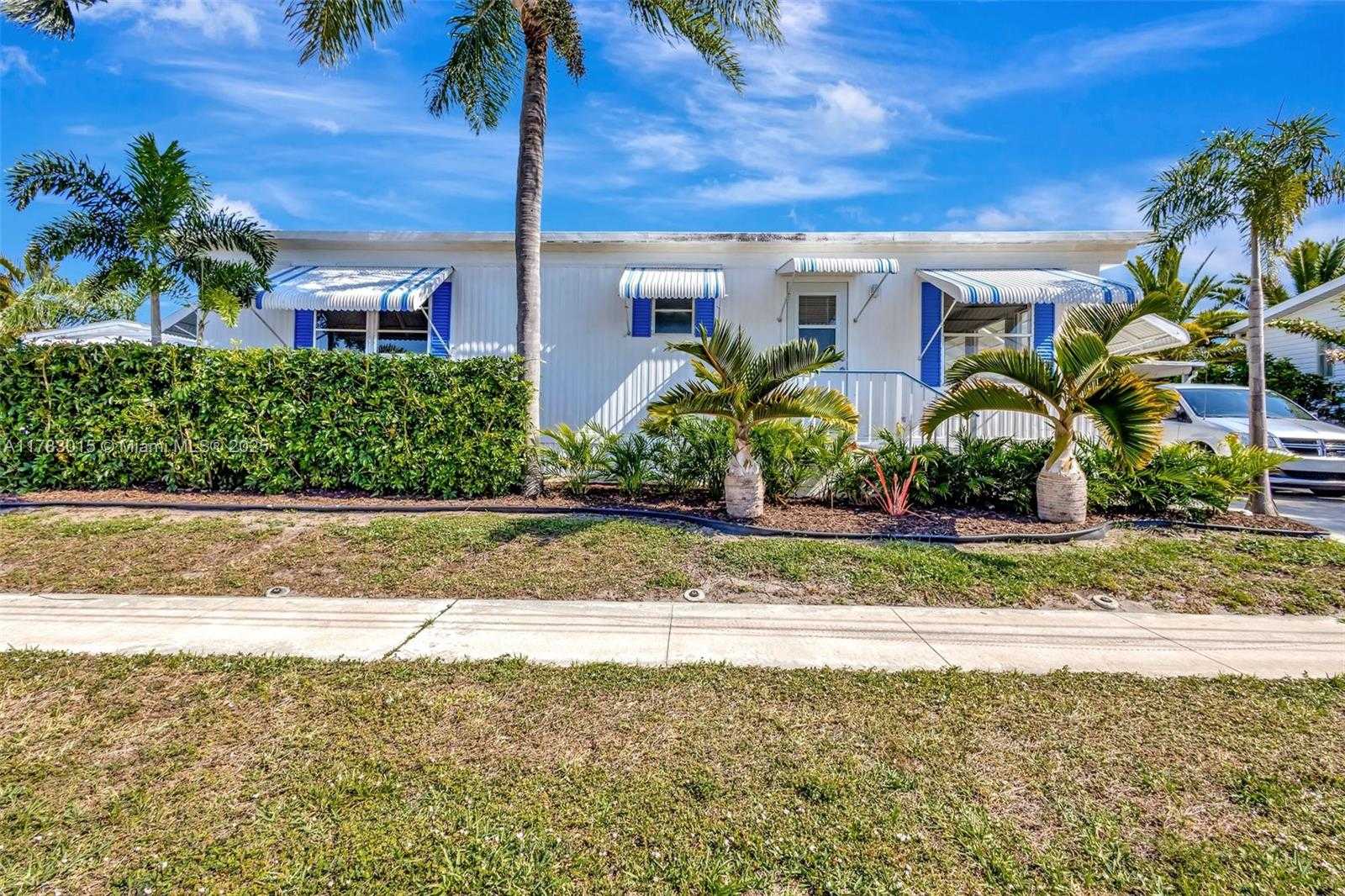 Small Image of 4201 MOCKING BIRD DR, Boynton Beach Number 40