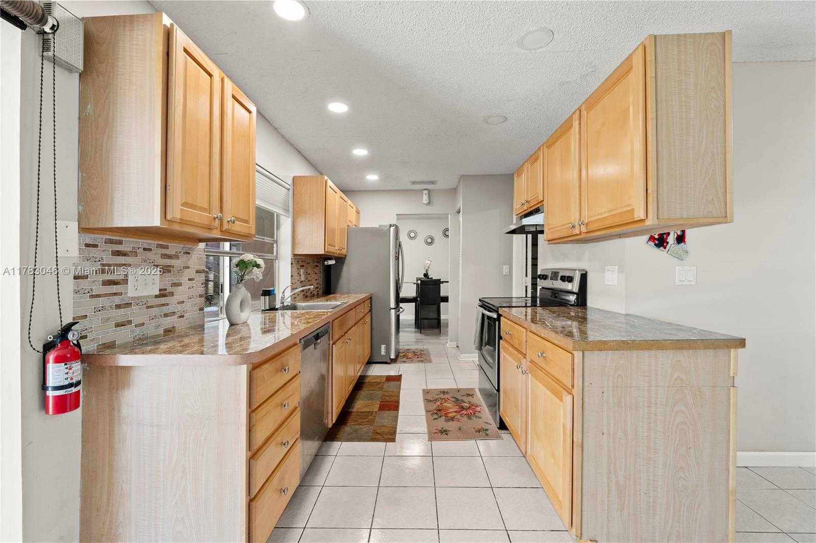Small Image of 4900 NORTH WEST 13TH TER, Deerfield Beach Number 16