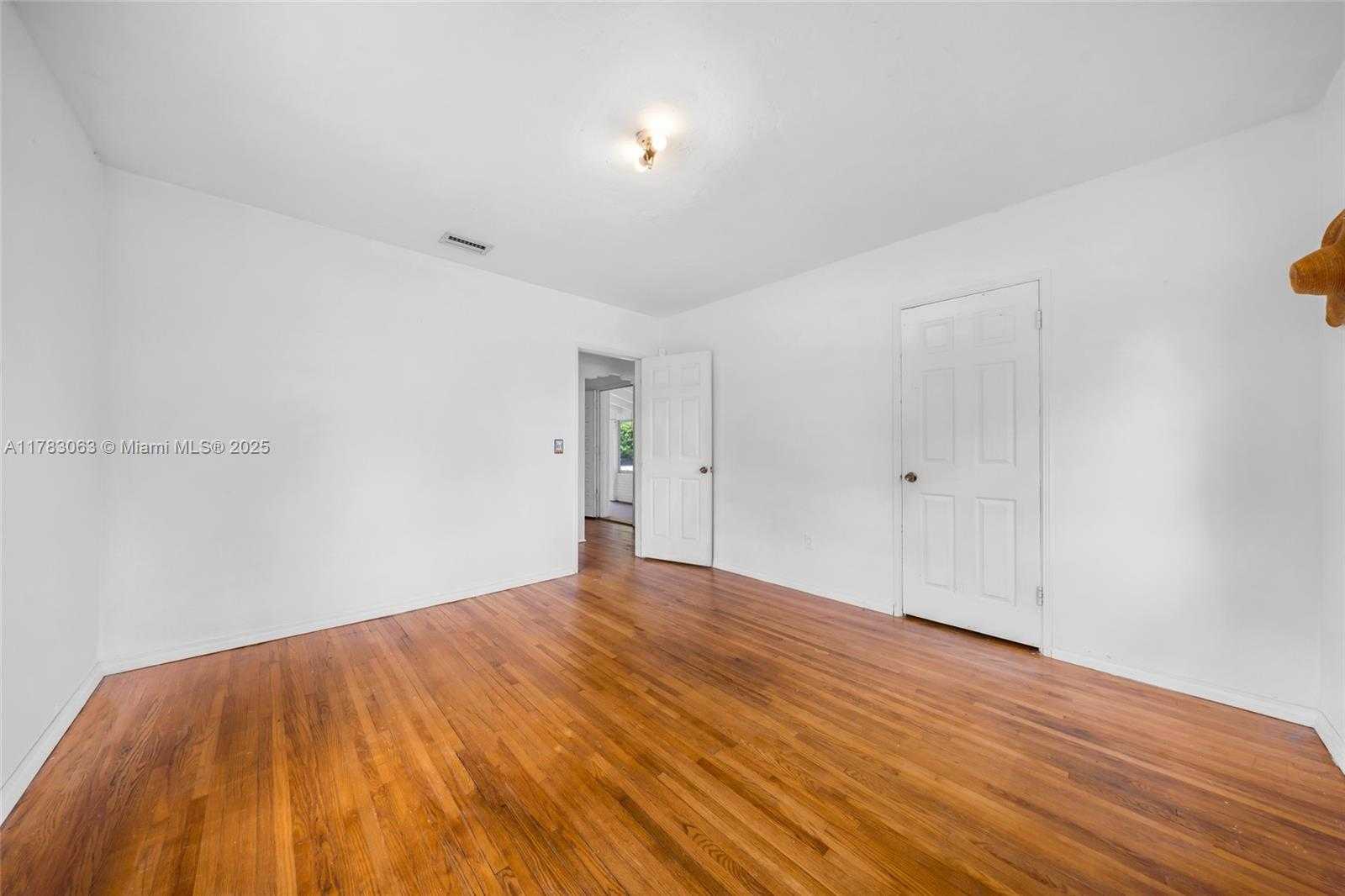 Small Image of 790 NORTH EAST 96TH ST, Miami Shores Number 39