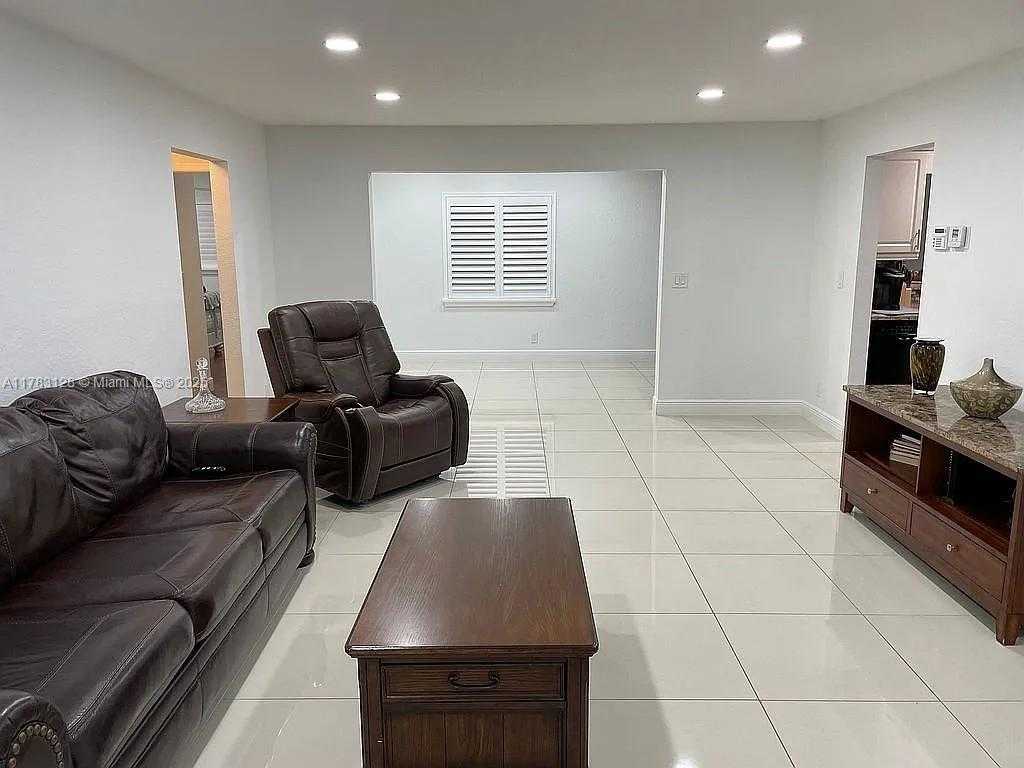 Small Image of 1411 NORTH WEST 90TH DR, Plantation Number 10