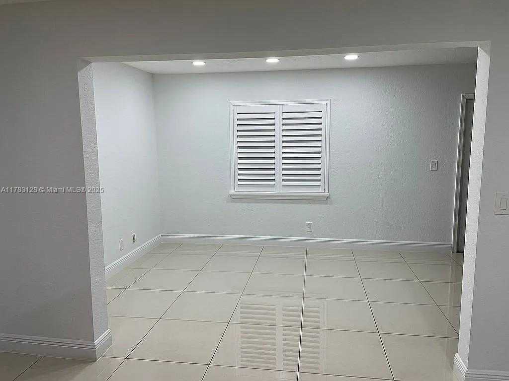 Small Image of 1411 NORTH WEST 90TH DR, Plantation Number 14