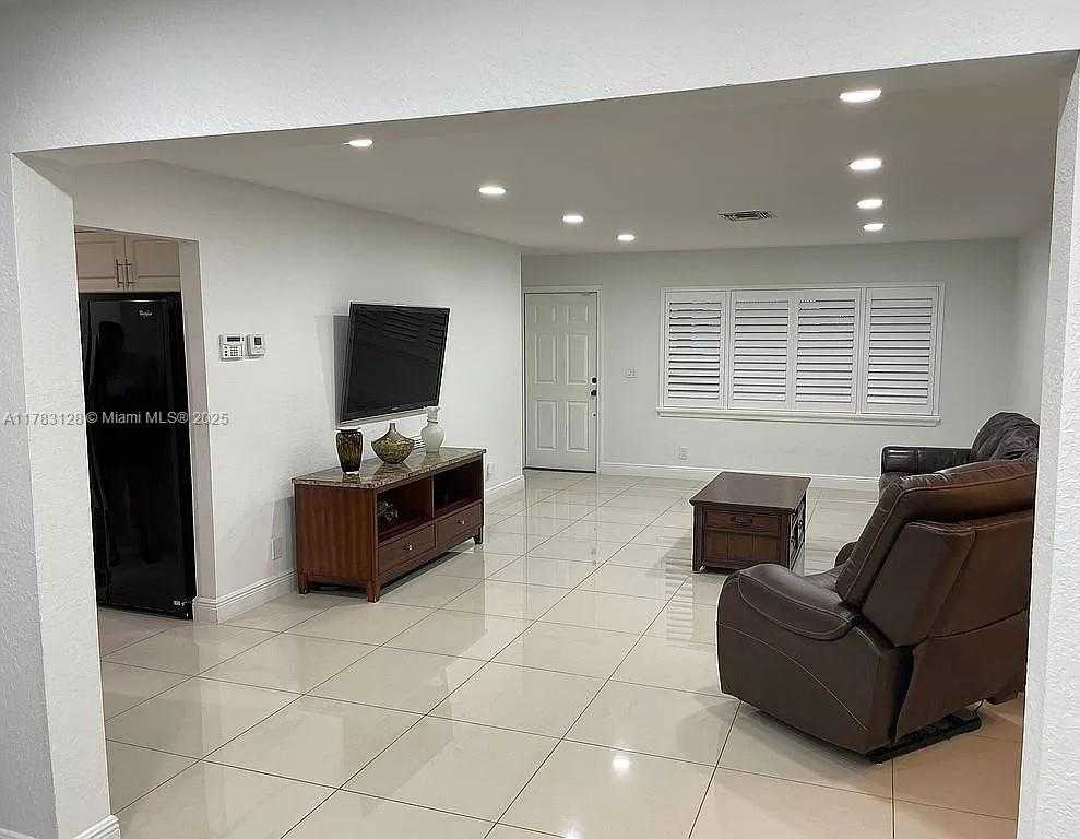 Small Image of 1411 NORTH WEST 90TH DR, Plantation Number 16
