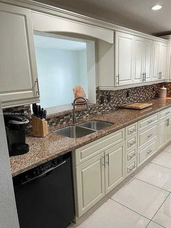 Small Image of 1411 NORTH WEST 90TH DR, Plantation Number 19