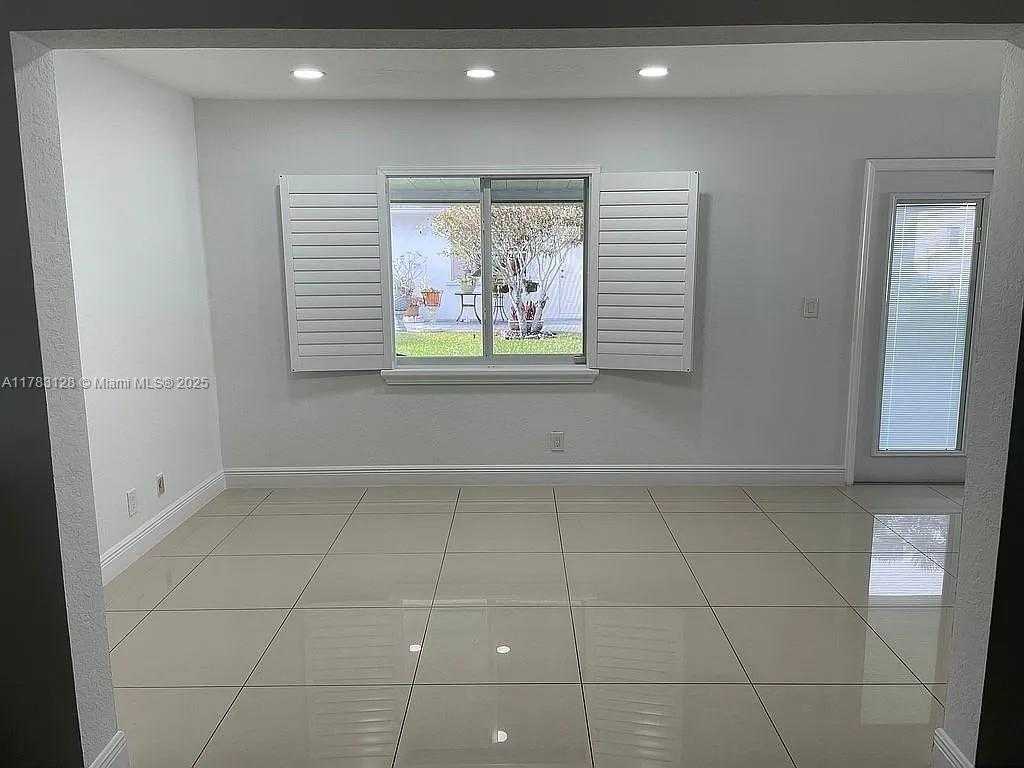 Small Image of 1411 NORTH WEST 90TH DR, Plantation Number 22
