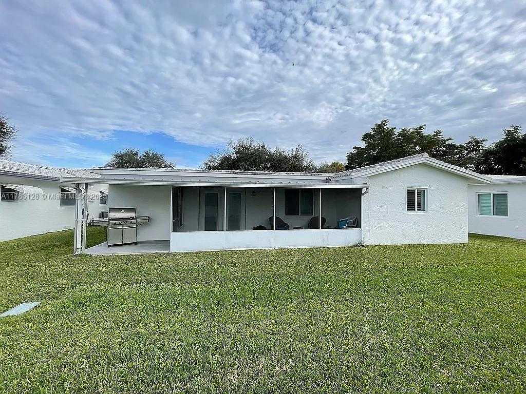 Small Image of 1411 NORTH WEST 90TH DR, Plantation Number 35