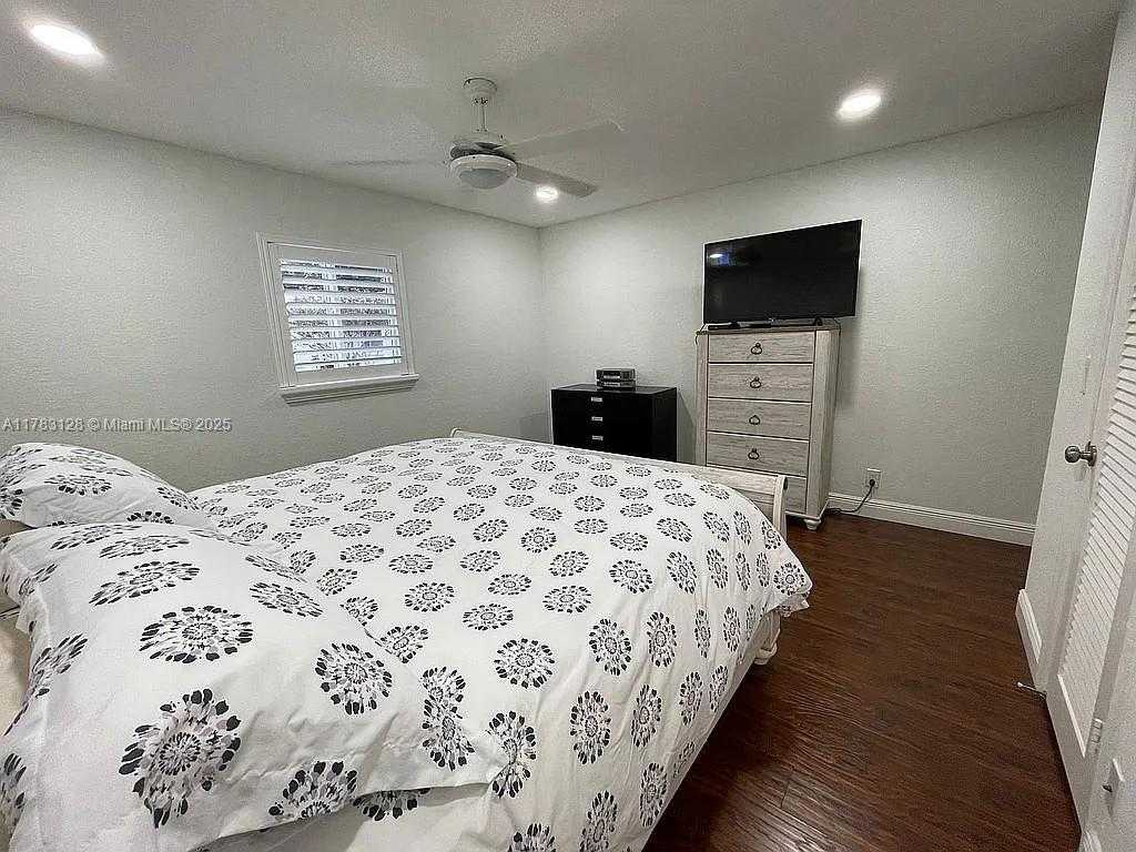 Small Image of 1411 NORTH WEST 90TH DR, Plantation Number 39