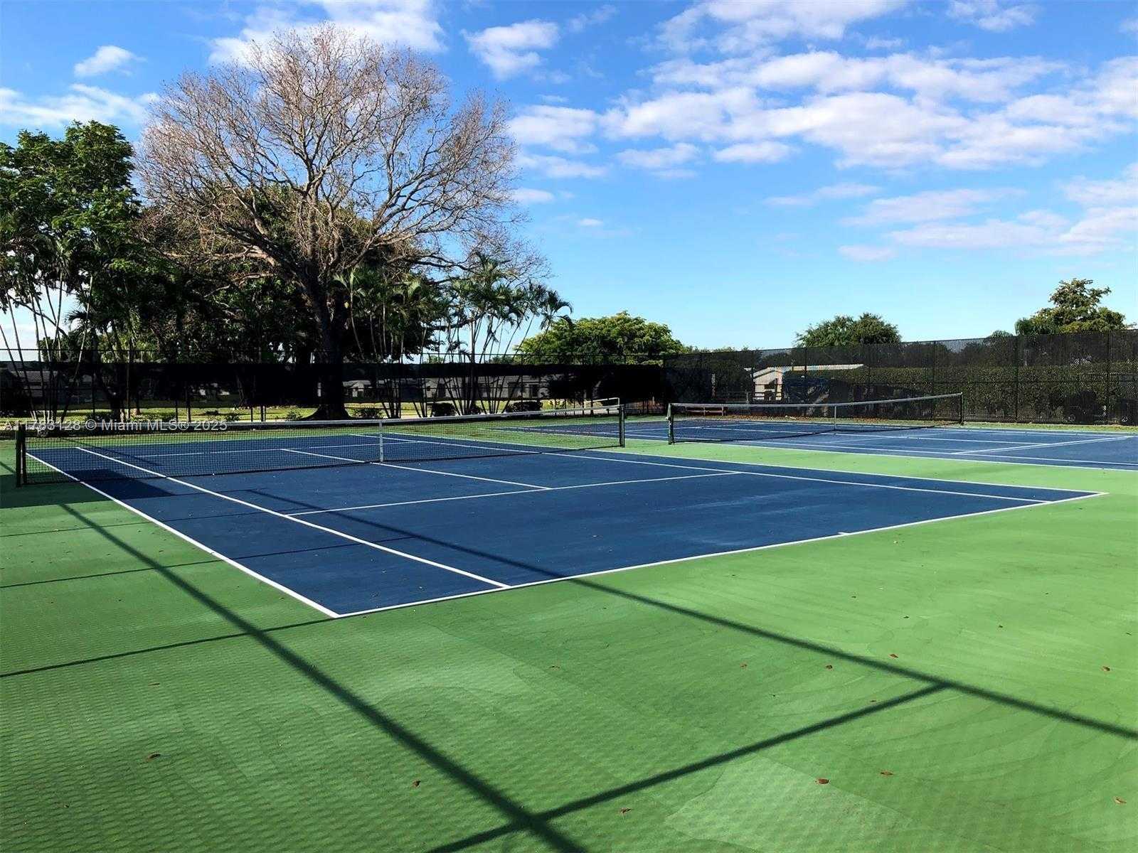 Small Image of 1411 NORTH WEST 90TH DR, Plantation Number 52