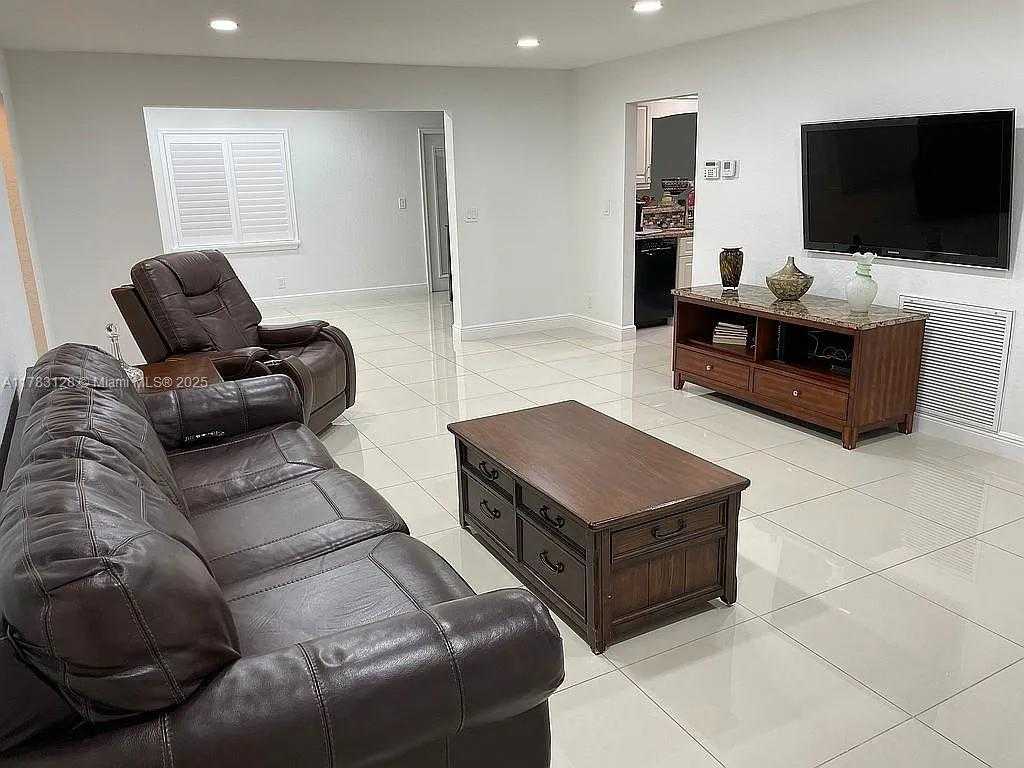 Small Image of 1411 NORTH WEST 90TH DR, Plantation Number 7