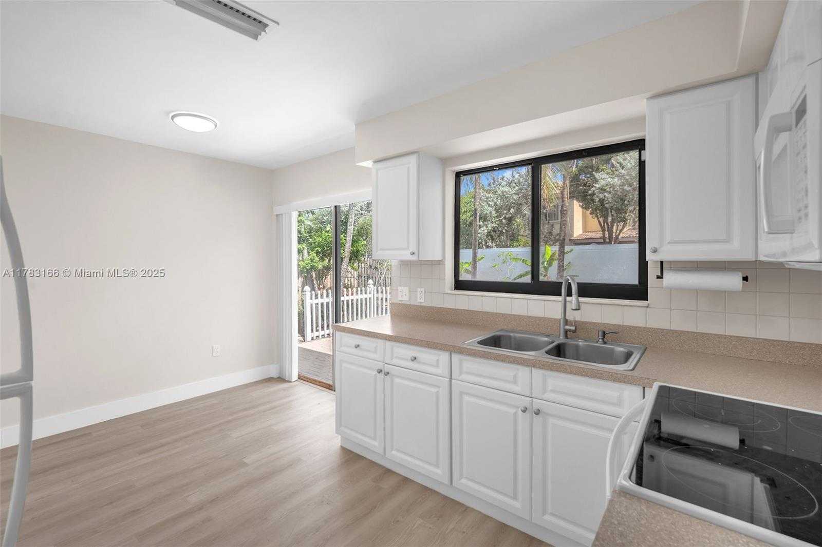 Small Image of 11310 NORTH WEST 35TH ST, Sunrise Number 18