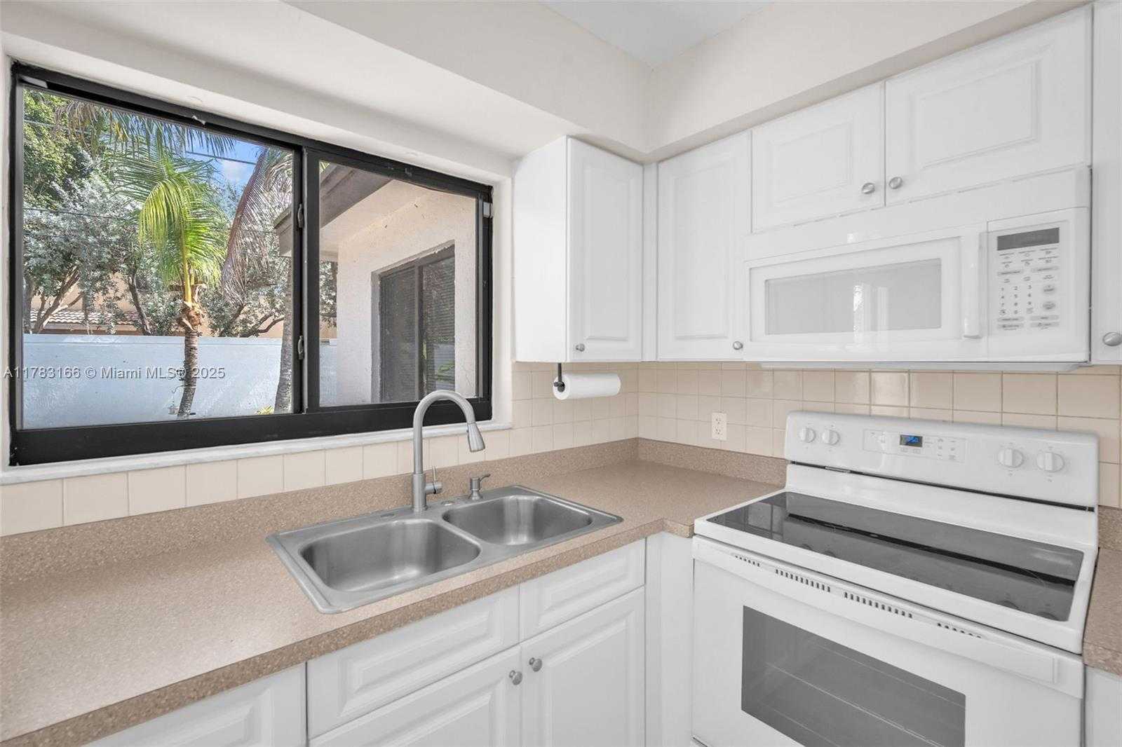 Small Image of 11310 NORTH WEST 35TH ST, Sunrise Number 19