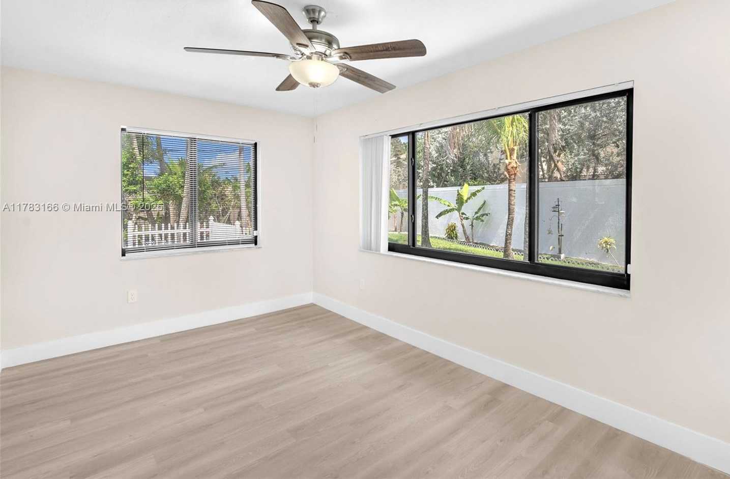 Small Image of 11310 NORTH WEST 35TH ST, Sunrise Number 29