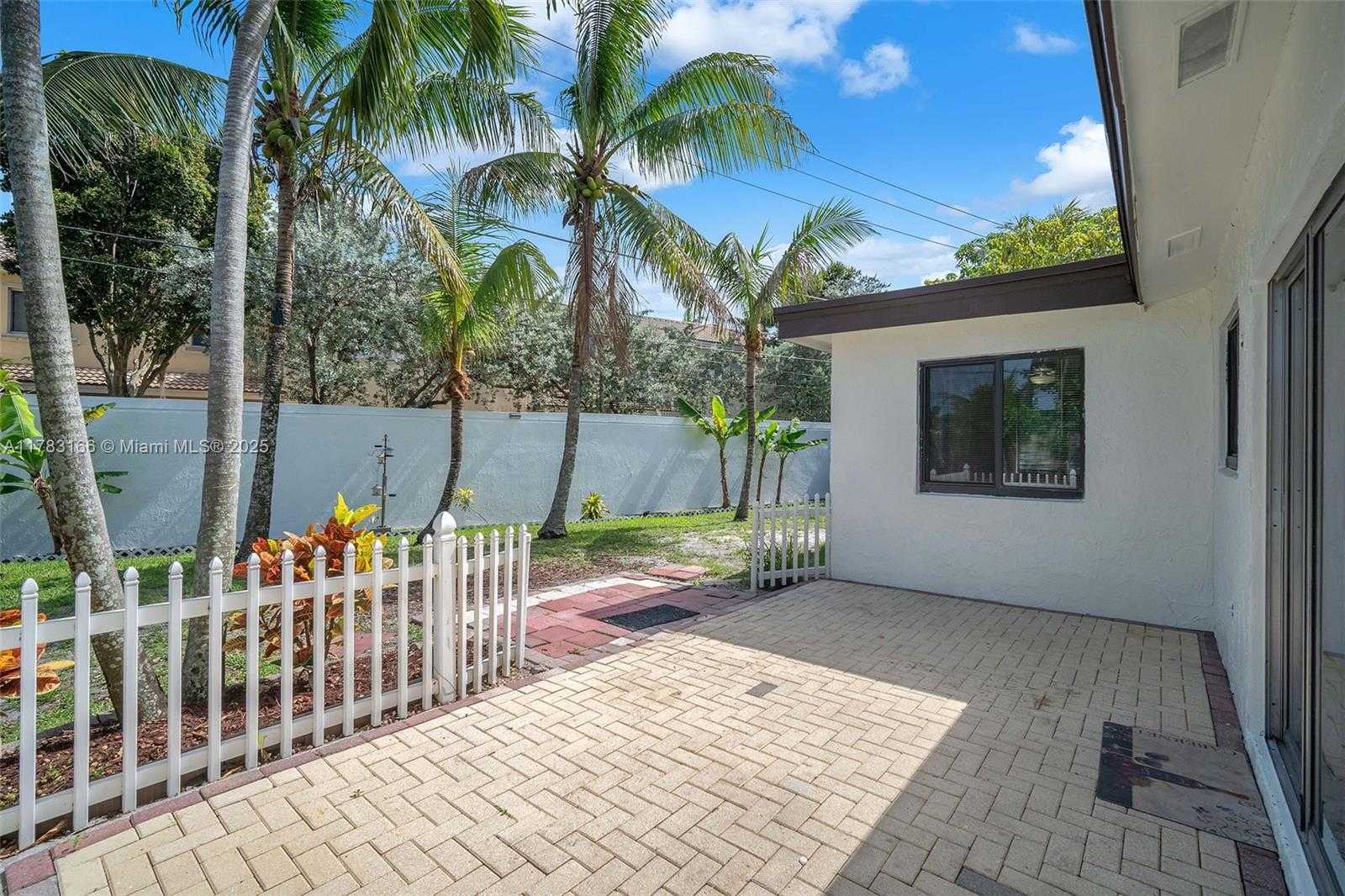 Small Image of 11310 NORTH WEST 35TH ST, Sunrise Number 32