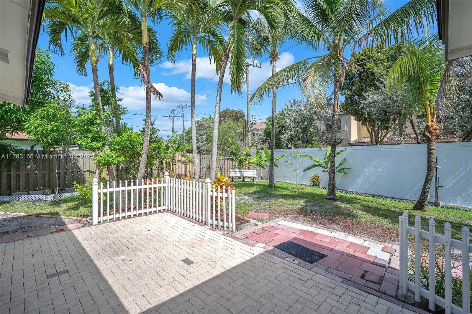 Small Image of 11310 NORTH WEST 35TH ST, Sunrise Number 34